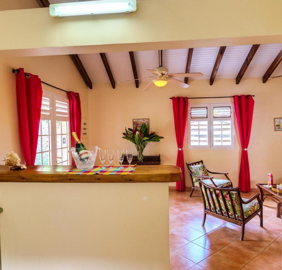 Coquette Villa Du Cap Est Le François 外观 照片
